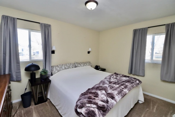 1321 Renrose, LOVES PARK, Illinois 61111, 2 Bedrooms Bedrooms, ,2 BathroomsBathrooms,House,For Sale,Renrose,202507689