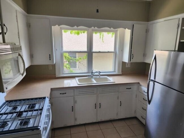 210 London, ROCKFORD, Illinois 61107, ,2 Units,For Sale,London,202507698