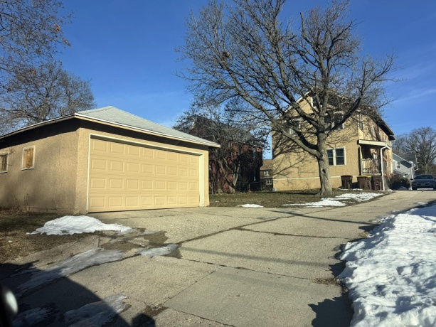 210 London, ROCKFORD, Illinois 61107, ,2 Units,For Sale,London,202507698