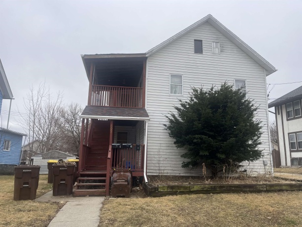 609 Pleasant, FREEPORT, Illinois 61032, ,3 - 4 Units,For Sale,Pleasant,202507699