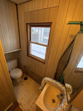 609 Pleasant, FREEPORT, Illinois 61032, ,3 - 4 Units,For Sale,Pleasant,202507699