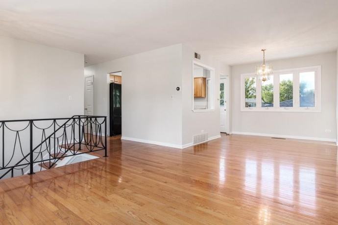 7924 WESTVIEW, WOODRIDGE, Illinois 60517, 5 Bedrooms Bedrooms, ,2 BathroomsBathrooms,House,For Sale,WESTVIEW,202506452