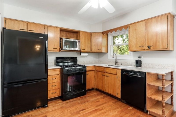 7924 WESTVIEW, WOODRIDGE, Illinois 60517, 5 Bedrooms Bedrooms, ,2 BathroomsBathrooms,House,For Sale,WESTVIEW,202506452