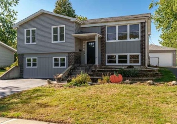 7924 WESTVIEW, WOODRIDGE, Illinois 60517, 5 Bedrooms Bedrooms, ,2 BathroomsBathrooms,House,For Sale,WESTVIEW,202506452