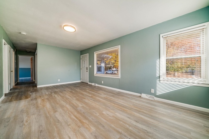 417 27th, ROCKFORD, Illinois 61108, 3 Bedrooms Bedrooms, ,2 BathroomsBathrooms,House,For Sale,27th,202506922