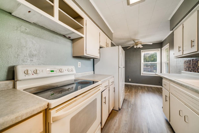 417 27th, ROCKFORD, Illinois 61108, 3 Bedrooms Bedrooms, ,2 BathroomsBathrooms,House,For Sale,27th,202506922