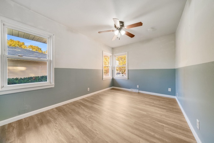 417 27th, ROCKFORD, Illinois 61108, 3 Bedrooms Bedrooms, ,2 BathroomsBathrooms,House,For Sale,27th,202506922