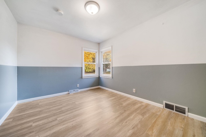 417 27th, ROCKFORD, Illinois 61108, 3 Bedrooms Bedrooms, ,2 BathroomsBathrooms,House,For Sale,27th,202506922