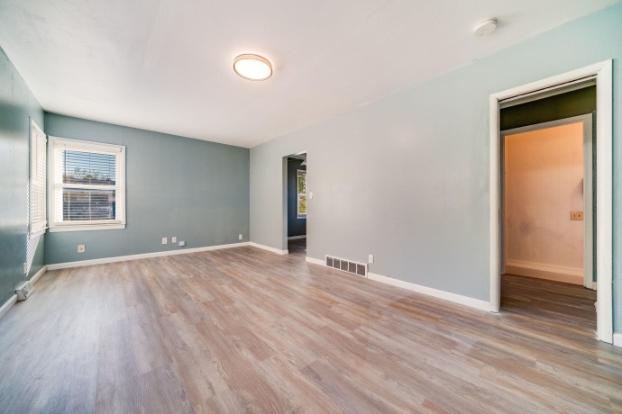 417 27th, ROCKFORD, Illinois 61108, 3 Bedrooms Bedrooms, ,2 BathroomsBathrooms,House,For Sale,27th,202506922