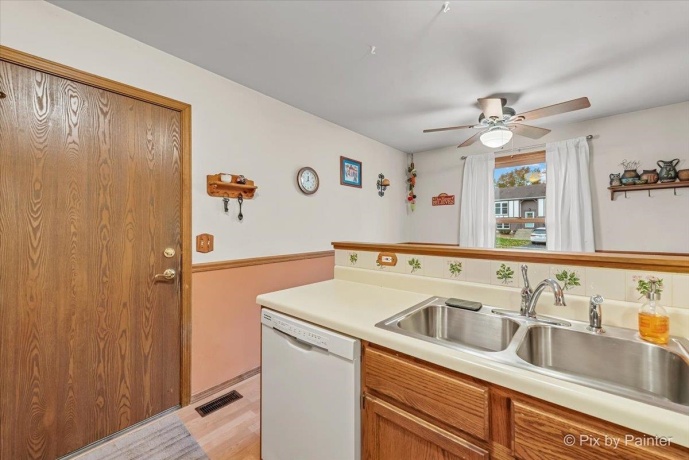 1518 Williams, SAINT CHARLES, Illinois 60174, 3 Bedrooms Bedrooms, ,2 BathroomsBathrooms,House,For Sale,Williams,202507044