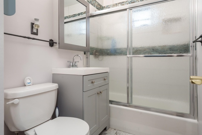 202 Renrose, LOVES PARK, Illinois 61111, 2 Bedrooms Bedrooms, ,2 BathroomsBathrooms,House,For Sale,Renrose,202507706