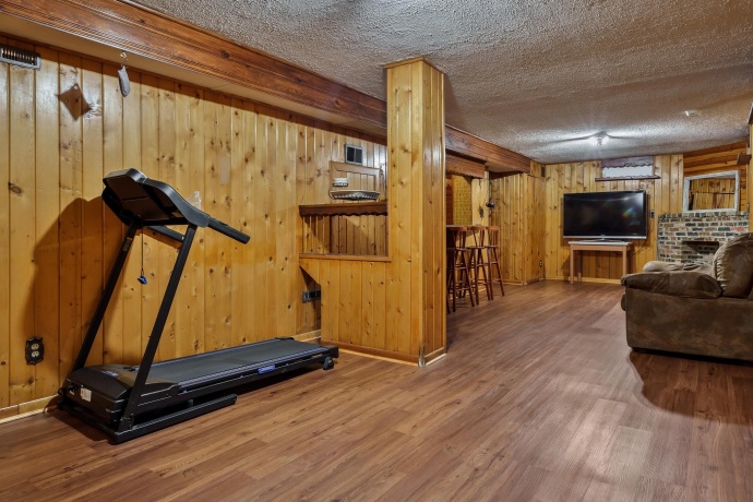 202 Renrose, LOVES PARK, Illinois 61111, 2 Bedrooms Bedrooms, ,2 BathroomsBathrooms,House,For Sale,Renrose,202507706