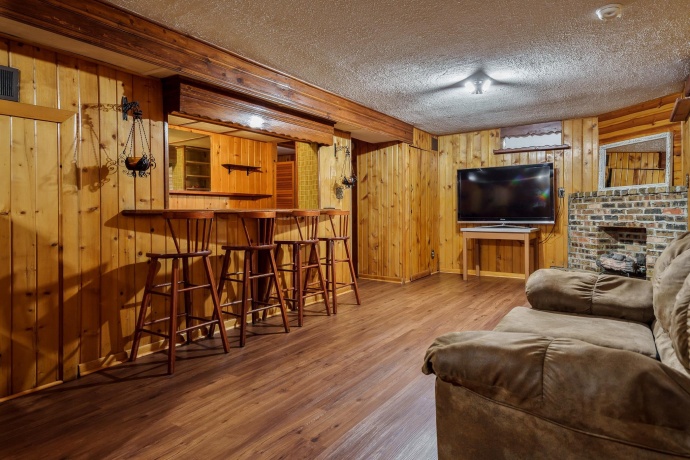 202 Renrose, LOVES PARK, Illinois 61111, 2 Bedrooms Bedrooms, ,2 BathroomsBathrooms,House,For Sale,Renrose,202507706