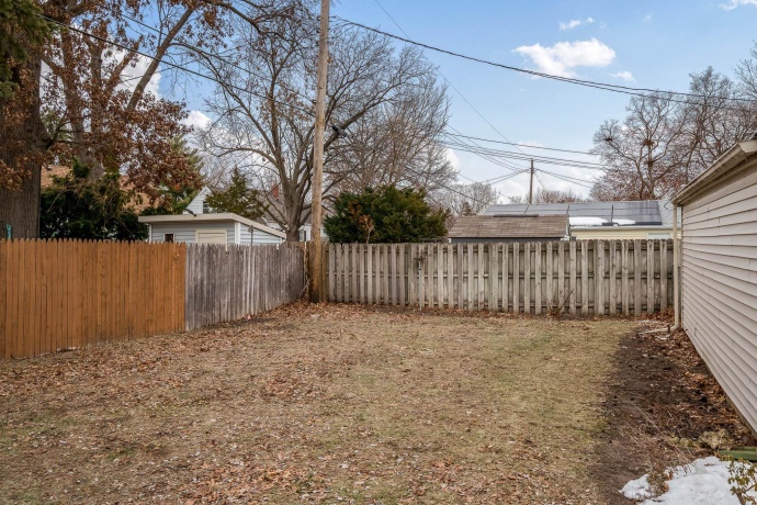 202 Renrose, LOVES PARK, Illinois 61111, 2 Bedrooms Bedrooms, ,2 BathroomsBathrooms,House,For Sale,Renrose,202507706