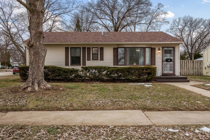 202 Renrose, LOVES PARK, Illinois 61111, 2 Bedrooms Bedrooms, ,2 BathroomsBathrooms,House,For Sale,Renrose,202507706