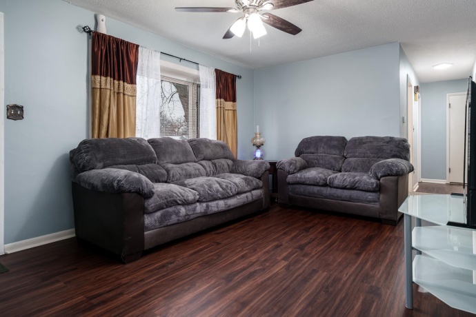 202 Renrose, LOVES PARK, Illinois 61111, 2 Bedrooms Bedrooms, ,2 BathroomsBathrooms,House,For Sale,Renrose,202507706