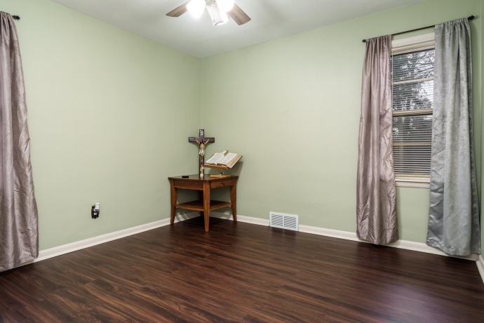 202 Renrose, LOVES PARK, Illinois 61111, 2 Bedrooms Bedrooms, ,2 BathroomsBathrooms,House,For Sale,Renrose,202507706