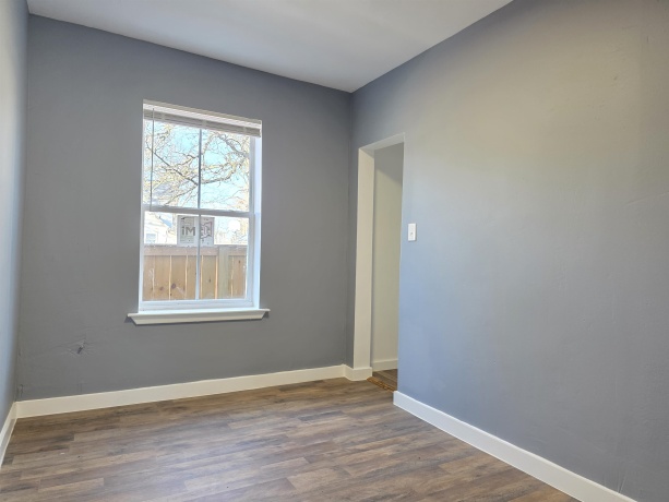 913 Loomis St, ROCKFORD, Illinois 61102, ,2 Units,For Sale,Loomis St,202507707