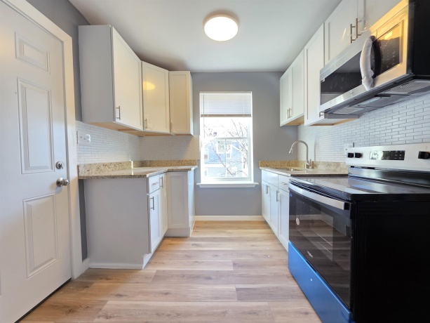 913 Loomis St, ROCKFORD, Illinois 61102, ,2 Units,For Sale,Loomis St,202507707