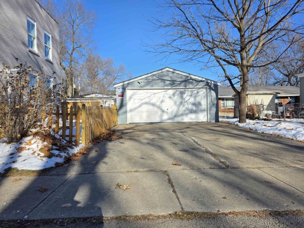 913 Loomis St, ROCKFORD, Illinois 61102, ,2 Units,For Sale,Loomis St,202507707