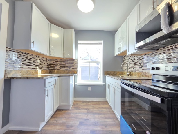 913 Loomis St, ROCKFORD, Illinois 61102, ,2 Units,For Sale,Loomis St,202507707