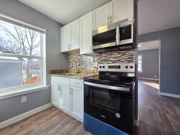 913 Loomis St, ROCKFORD, Illinois 61102, ,2 Units,For Sale,Loomis St,202507707