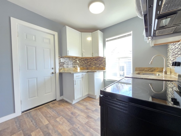 913 Loomis St, ROCKFORD, Illinois 61102, ,2 Units,For Sale,Loomis St,202507707