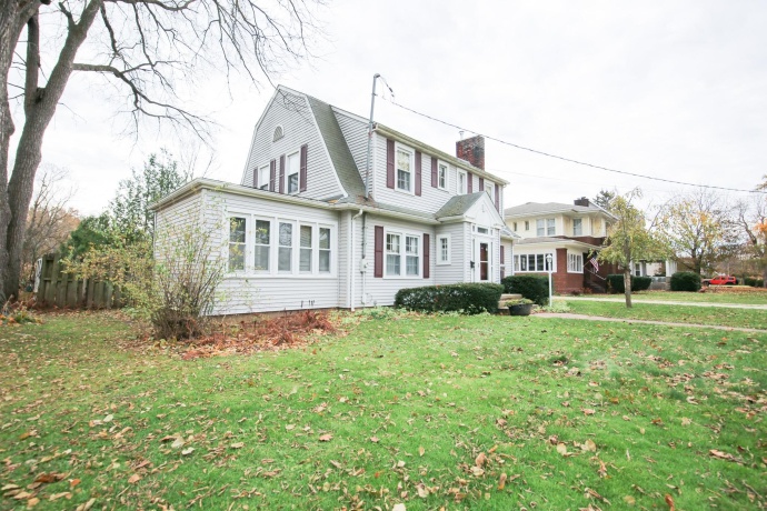 311 Brayton, MOUNT MORRIS, Illinois 61054, 4 Bedrooms Bedrooms, ,2 BathroomsBathrooms,House,For Sale,Brayton,202507102