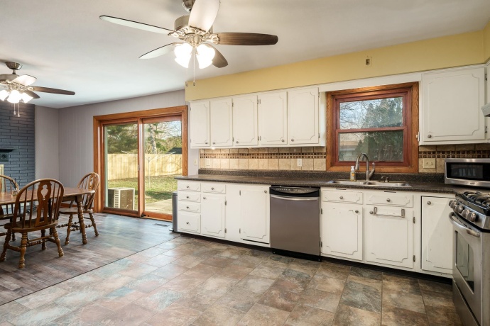 309 Whittemore, SOUTH BELOIT, Illinois 61080, 3 Bedrooms Bedrooms, ,2 BathroomsBathrooms,House,For Sale,Whittemore,202507715