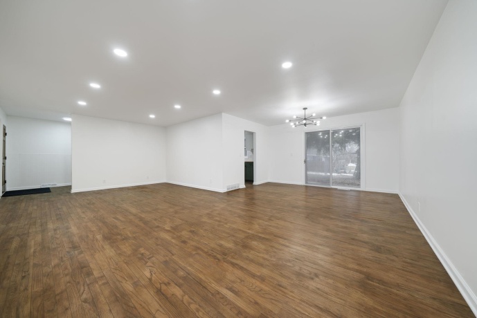 1614 Huntington, DEKALB, Illinois 60115, 3 Bedrooms Bedrooms, ,2 BathroomsBathrooms,House,For Sale,Huntington,202507717