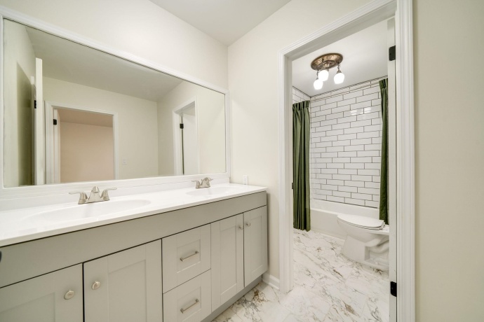 1614 Huntington, DEKALB, Illinois 60115, 3 Bedrooms Bedrooms, ,2 BathroomsBathrooms,House,For Sale,Huntington,202507717