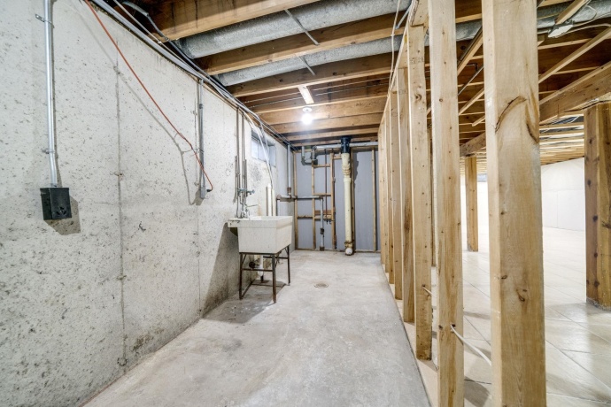 1614 Huntington, DEKALB, Illinois 60115, 3 Bedrooms Bedrooms, ,2 BathroomsBathrooms,House,For Sale,Huntington,202507717