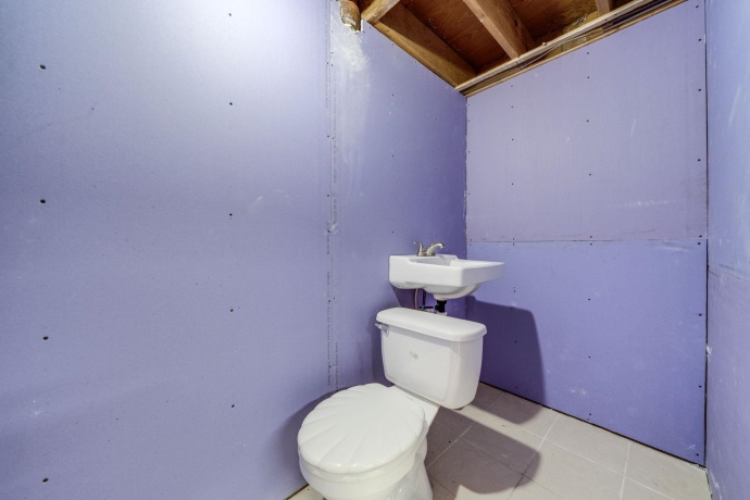 1614 Huntington, DEKALB, Illinois 60115, 3 Bedrooms Bedrooms, ,2 BathroomsBathrooms,House,For Sale,Huntington,202507717