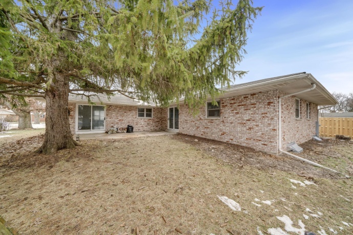 1614 Huntington, DEKALB, Illinois 60115, 3 Bedrooms Bedrooms, ,2 BathroomsBathrooms,House,For Sale,Huntington,202507717