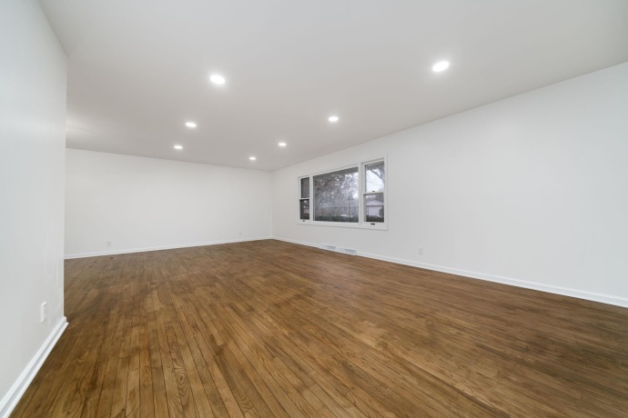 1614 Huntington, DEKALB, Illinois 60115, 3 Bedrooms Bedrooms, ,2 BathroomsBathrooms,House,For Sale,Huntington,202507717