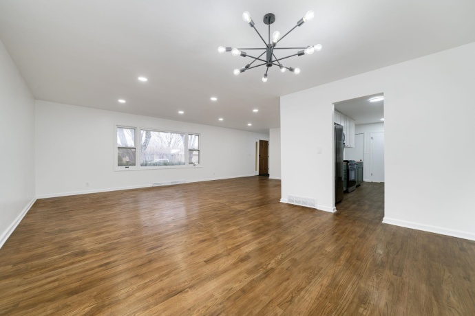 1614 Huntington, DEKALB, Illinois 60115, 3 Bedrooms Bedrooms, ,2 BathroomsBathrooms,House,For Sale,Huntington,202507717