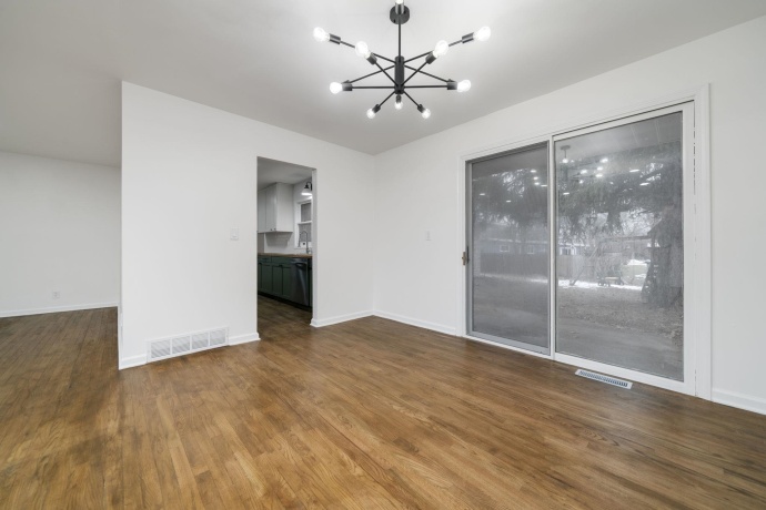 1614 Huntington, DEKALB, Illinois 60115, 3 Bedrooms Bedrooms, ,2 BathroomsBathrooms,House,For Sale,Huntington,202507717