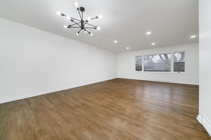 1614 Huntington, DEKALB, Illinois 60115, 3 Bedrooms Bedrooms, ,2 BathroomsBathrooms,House,For Sale,Huntington,202507717