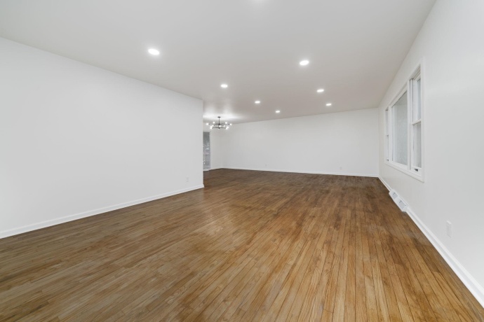 1614 Huntington, DEKALB, Illinois 60115, 3 Bedrooms Bedrooms, ,2 BathroomsBathrooms,House,For Sale,Huntington,202507717