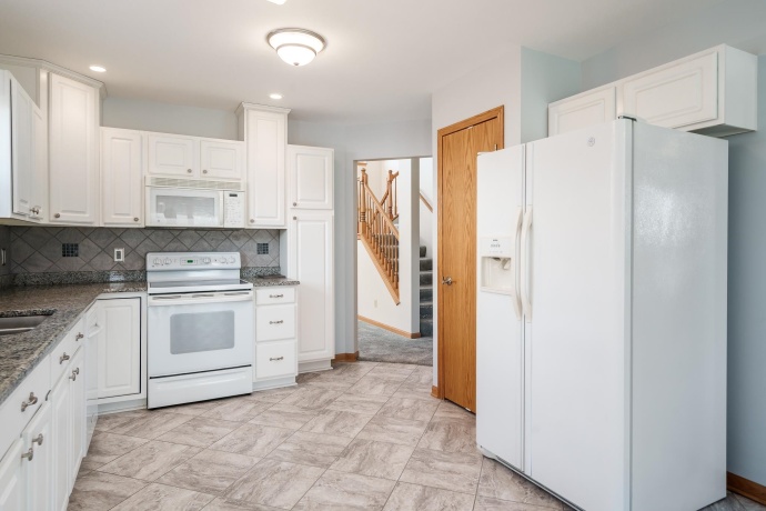 206 BEAR DUSK, BELVIDERE, Illinois 61008, 3 Bedrooms Bedrooms, ,2 BathroomsBathrooms,House,For Sale,BEAR DUSK,202507718