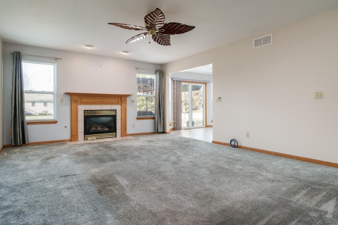 206 BEAR DUSK, BELVIDERE, Illinois 61008, 3 Bedrooms Bedrooms, ,2 BathroomsBathrooms,House,For Sale,BEAR DUSK,202507718