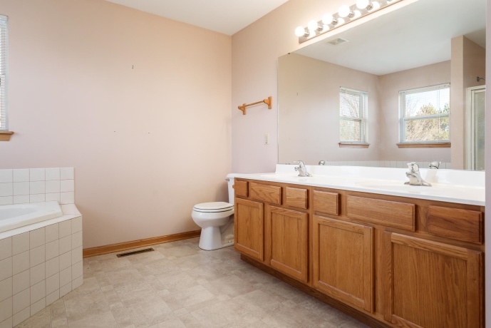 206 BEAR DUSK, BELVIDERE, Illinois 61008, 3 Bedrooms Bedrooms, ,2 BathroomsBathrooms,House,For Sale,BEAR DUSK,202507718
