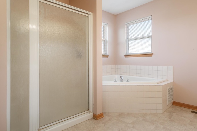 206 BEAR DUSK, BELVIDERE, Illinois 61008, 3 Bedrooms Bedrooms, ,2 BathroomsBathrooms,House,For Sale,BEAR DUSK,202507718