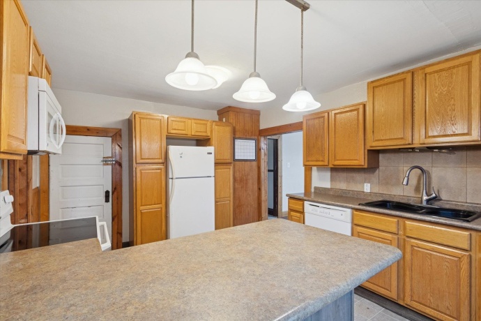 2226 8th, MONROE, Wisconsin 53566, 3 Bedrooms Bedrooms, ,1 BathroomBathrooms,House,For Sale,8th,202507199