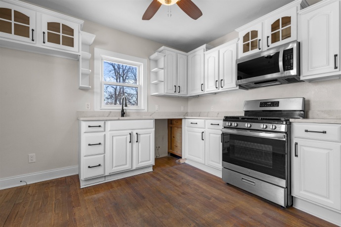 812 Jordan Place, ROCKFORD, Illinois 61108, 3 Bedrooms Bedrooms, ,2 BathroomsBathrooms,House,For Sale,Jordan Place,202507721