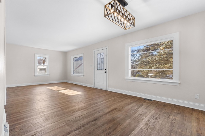 812 Jordan Place, ROCKFORD, Illinois 61108, 3 Bedrooms Bedrooms, ,2 BathroomsBathrooms,House,For Sale,Jordan Place,202507721