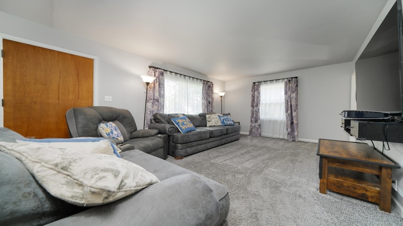 112 Hannah, MOUNT MORRIS, Illinois 61054, 3 Bedrooms Bedrooms, ,1 BathroomBathrooms,House,For Sale,Hannah,202507729