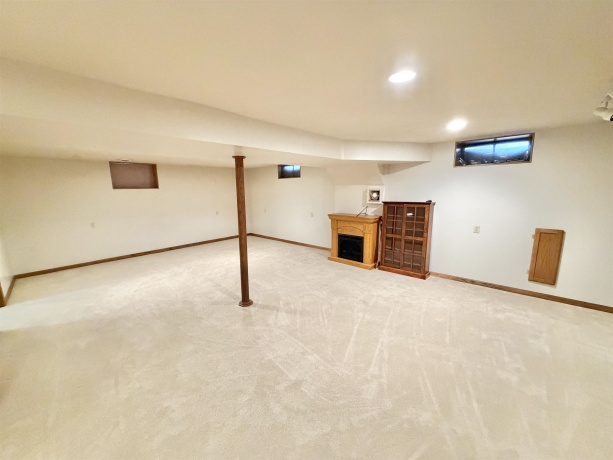 305 Pershing, STILLMAN VALLEY, Illinois 61084, 3 Bedrooms Bedrooms, ,2 BathroomsBathrooms,House,For Sale,Pershing,202507735