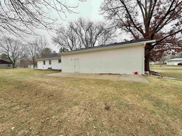 305 Pershing, STILLMAN VALLEY, Illinois 61084, 3 Bedrooms Bedrooms, ,2 BathroomsBathrooms,House,For Sale,Pershing,202507735