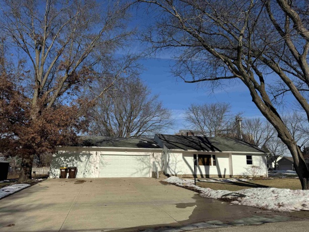 305 Pershing, STILLMAN VALLEY, Illinois 61084, 3 Bedrooms Bedrooms, ,2 BathroomsBathrooms,House,For Sale,Pershing,202507735